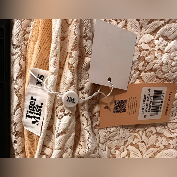 XS NWT tiger mist white lace skirt never worn and in great condition - Picture 4 of 7